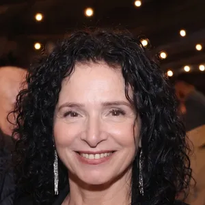 Amalia Ofir, Their sister — joined with her whole family